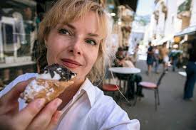 My wife and I did this chocolate tasting and Old Town tour during our short  stay in Geneva. It ended up being one of the best things we booked. The  guide (Paul)