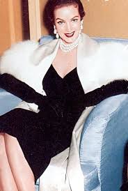 Youtube > maria del rocio montiel diaz. Felix Was Dressed By Designers Like Christian Dior Givenchy Yves Saint Laurent Chanel And Balenciaga The House Of Herme Mexican Actress Iconic Women Felix