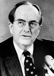 Johnnie M. Walters, I.R.S. Chief Who Resisted Nixon's Pressure, Dies at 94 