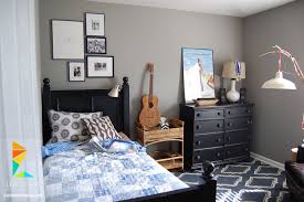غرف نوم اولاد شباب أحدث موديلات غرف شبابي مودرن لوكشين ديزين نت Boy Room Paint Tween Boy Bedroom Single Dorm Room
