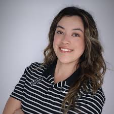 This past fall, UTSA nutrition and dietetics student Maria Neira interned  with the @spurs, fine-tuning the team's nutritional roster and planning  their in-flight meals. Read more about Maria's incredible opportunity at the