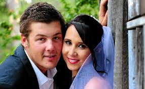 Gladstone couple weds in small ceremony at Bargara