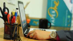 Parafrase dalam penulisan skripsi berguna untuk mencegah hal tersebut. Teknik Menulis Parafrase Ringkasan Kesimpulan Penerbit Buku