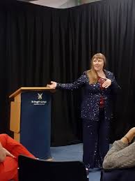 Sandra Bellamy Quirky Books Bestselling Author And Publisher Speaks At  Oxford University For bLU Talks About