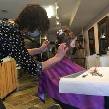 Barber shops differ slightly from hair salons, in that they typically cater to a male clientele. Bello Hair Studio 140 Reviews Hair Salons 5250 N Lincoln Ave Lincoln Square Chicago Il Phone Number Services