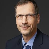 Lisa Dosch's Instagram, Twitter & Facebook