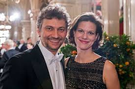 From wikipedia, the free encyclopedia. Der Wiener Opernball 2017