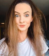 🌿Radiant Hair Oil 🌿 Hey beautiful Ladies ! If you have naturally curly  hair would you share your before & after pics below ❤️I would love to add  some new ones to