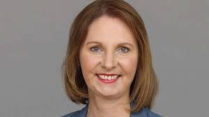 Cindy Holmberg's Instagram, Twitter & Facebook