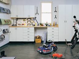 Amazing garage solutions has custom garage cabinets to organize your garage with 500+ garage cabinet choices, 12 powder coated colors, and a redline garagegear garage cabinets benefits: Garage Storage And Cabinets In Windsor California Closets