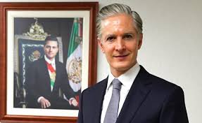 En la del congreso del estado de méxico, estuvo acompañado de miguel ángel osorio chong. Alfredo Del Mazo Maza Estratega Del 2018 Los Irritantes
