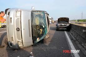 Redazione 14 maggio 2019 13:18. Carambola In A14 Un Auto Finisce Cappottata Diversi Feriti Traffico Paralizzato