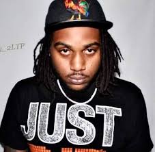 She stayed the night at her BABYDAD house & this was her excuse..