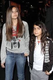 Paris Jackson With Blanket People Say I Look Like Her Especially The Eyes Michael Jackson Smile Paris Jackson Michael Jackson Daughter