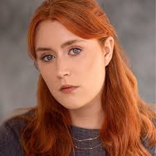 Laura Pujos (@laura_puj)