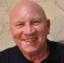 Gonna be a long shot, has anyone in town today seen a samsung galaxy 22+ in  town at all this morning? It has a black case with red flowers