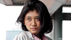 Dua sosok mirip nike ardilla , biodata mela milia viral mirip nike ardilla. Enerlxmdluzdgm