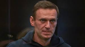 Ein »königreich« für 1,1 milliarden euro: Russian Court Sentences Opposition Leader Navalny To Prison Amid Outcry