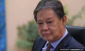 Kehadiran tiga ahli parlimen yang menjalani perintah pengawasan dan pemerhatian di rumah (hso) pada sesi sidang dewan rakyat, disifatkan bukan perkara baru, kata speaker dewan rakyat azhar azizan harun. Ahli Parlimen Cash Of King