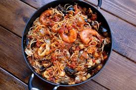 Ajouter Les Pates Aux Fruits De Mer Pates Aux Fruits De Mer Recettes De Cuisine Fruits De Mer