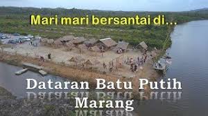 Akomodasi bintang 5 ini berdiri megah tepat di depan lapangan. Hot Spot Baru Di Marang Terengganu Dataran Batu Putih Youtube