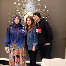 Gista diketahui tengah hamil 7 bulan. Cerai Dari Wishnutama Intip 10 Momen Kemesraan Wina Natalia Dan Anji