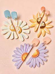 Aster Purple Daisy Earrings Flower Earrings Floral Earrings Etsy In 2021 Polymer Clay Flower Jewelry Polymer Clay Gifts Polymer Clay Embroidery
