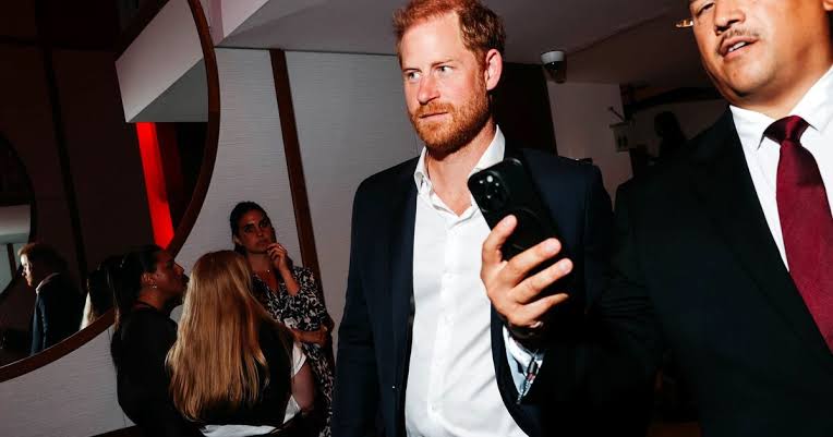William and Harry's feud is spilling over to the next generation - Royals -  News - Daily Express US