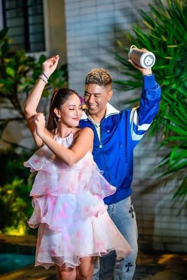 IT'S OFFICIAL, KRIS LAWRENCE NILILIGAWAN ULIT SI KATRINA HALILI 😍🥰❣️ ‎  ‎Kinilig ang mga fans nina Katrina Halili at Kris Lawrence matapos na  opisyal na inanunsyo ni Boy Abunda na kumpirmadong nanliligaw