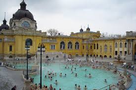 Puoi utilizzare gratuitamente il trasporto pubblico della città, fare visite guidate gratuite ai veri monumenti o entrare gratuitamente ai bagni termali lukács. Bagni Di Szechenyi Prezzi Orari Cosa Portare Studentville