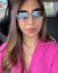 𝐒𝐚𝐛𝐫𝐢𝐧𝐚 𝐋𝐞𝐦𝐨𝐬 (@sabrinaclemoss) • Instagram photos and videos