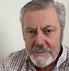 Ian Waugh's Instagram, Twitter & Facebook