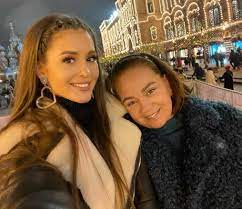При этом она призналась, что в ее лице появилась асимметричность. Incident Na Bali Insult Anna Buzova Neskolko Raz Nahodilas V Shage Ot Tragedii Starhit Ru