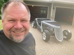 Hello guys Best car to complete menu book number 33???