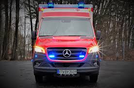 Schnell und entspannt ans ziel der ice sprinter ist unsere schnellste direktverbindung zwischen metropolen und bringt sie in unter 4 stunden von zentrum zu zentrum. Rettungswagen Bayern 2019 Neuer Mercedes Sprinter Als Basisfahrzeug Brk Meldungen