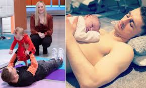 Jul 27, 2021 · max whitlock and his partner leah hickton have a baby daughter named willow. Gymnast Max Whitlock Shows Off Adorable Workout Using His Daughter Willow 11 Months As Weight Daily Mail Online