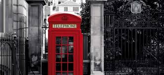 A mirafiori sud, periferia di torino. London Europe Service La Cabina Telefonica Rossa
