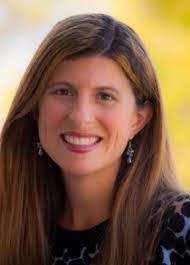 Lynnae Smith's Instagram, Twitter & Facebook