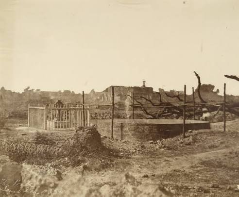 File:1858 Kanpur well monument.jpg - Wikimedia Commons