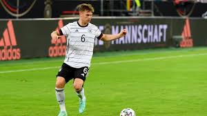 Bauernopfer gegen italien war julian. Em Dfb Aufstellung Dieser Elf Vertraut Bundestrainer Jogi Low Gegen Frankreich Eurosport