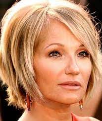 Wie Sie 10 Jahre Junger Aussehen Mit Diesen Frisuren Crowdyfan Kurze Bob Frisuren Feines Haar Frisuren Fur Feines Dunnes Haar Bob Frisur Dunnes Haar