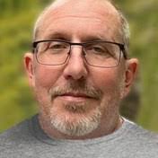 Edward Mitten's Instagram, Twitter & Facebook