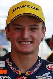 Muy buenas tardes y bienvenidos a Eurosport Yahoo! Sigue con nosotros la  carrera de Moto3 del GP de Argentina.