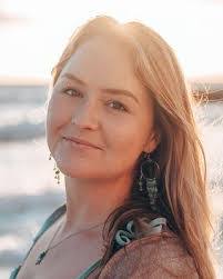 Amanda Vargo's Instagram, Twitter & Facebook