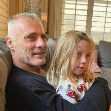 Willard Benson's Instagram, Twitter & Facebook