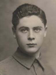 Leslie Reinhold's Instagram, Twitter & Facebook