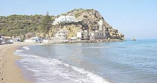 Plage Du Puits A Beni Saf Algeria Au Fond L Aquarium Life Abroad Pictures Expat