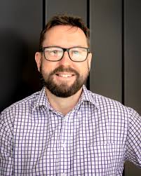 Does anyone know which company the carers who wear teal tunics and visit  folk