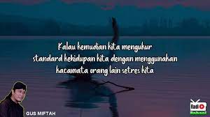 Ku berdiri diatas cintamu.ku bersimpuh di bawah jajimu, akan ku belajarlah akan arti tentang sebuah ketulusan cinta dari seorang ibu yang telah melahirkan anda, dan belajarlah tentang kehidupan dari sosok seorang. Ceramah Gus Miftah Lucu Tapi Menyentuh Wang Sinawang Youtube
