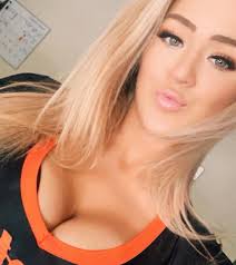 Make sure you're coming in tonight to say goodbye to Kayla